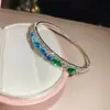 Pulsera de perlas con cuentas y adornos de diamantes ultrabrillantes estilo minimalista europeo y americano, pulsera estilo corte vintage, joyería de lujo ligero de alta gama para mujer