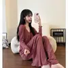 Pijama Listrado Estilo Relaxado para Mulheres Primavera e Outono Seda Gelada Canelado Decote V Botões Manga Longa Calça Longa Solta Roupa de Casa Feminina