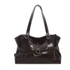 Bolso de mano de moda y alta gama para mujer, nuevo estilo 2026, bolso de hombro con bloques de color moderno, bolso tote versátil para el hombro para el día a día.