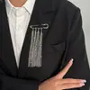 Diseño de Broche de Cadena Metálica con Borla, Cadena para Pierna de Pantalón y Decoración de Flor para Pecho, Joyería Transfronteriza Europea y Americana con Remaches de Piedra Triturada