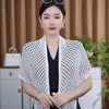 Novo Xale de Tricô Vazado Liso 2026 para Mulheres, Peça de Roupa para Ambientes com Ar Condicionado, Lenço Triângulo com Lantejoulas, Lenço Qipao para Proteção Solar