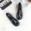 Sapatos uniformes para mulheres, novo modelo outono 2026, sapatos estudantis de bico redondo, estilo japonês versátil doce salto médio grosso sapatos pequenos de couro JK