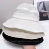 Chapéu de pescador respirável e versátil de aba larga com proteção solar para mulheres, novo estilo casual de verão, chapéu bucket que afina o rosto, chapéu de tecido para proteger do sol