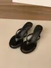 Nuevas Chanclas de Verano 2025 con Punta Redonda y Tacón Alto Sandalias de Tira para Vacaciones en la Playa Sandalias de Tacón Medio