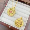 Mismo Estilo que la Joyería Dorada, Oro de Arena Antigua Incrustado con Diamantes, Colgante de Brújula Auspiciosa Giratoria, Brújula de Girasol Chapada en Oro de Cobre