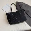 Roupas de Algodão Bordadas, Bolsa Saco Acolchoada Fofa, Novo Estilo 2025, Elegante, Doce e Fashion, Bolsa de Mão, Bolsa Transversal Casual de Ombro