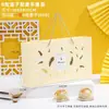 Caja de pastel de luna de mediados de otoño, pluma con estampado dorado, caja de regalo de piel de hielo con corazón líquido de 4 piezas y 8 compartimentos, caja de embalaje de pastelitos de yema de huevo crujiente de 80g