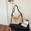 Bolsa hobo retrô de camurça estilo coreano, uma bolsa de ombro luxuosa e elegante para exportação, versátil para ambientes casuais e de trabalho.