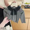 Nuevo conjunto de otoño para niñas: elegante camiseta de manga larga con cuello de muñeca y pantalones acampanados con dobladillo de volantes