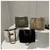 Bolsa de Ombro de Veludo com Corrente Grande Capacidade Bolsa Tote Bolsa Feminina 2024 Tendência Outonal Transfronteiriça Bolsa de Ombro Único para o Dia a Dia