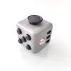 Fabricantes de origen en stock al por mayor 3.3cm agujero abierto cuadrado hilos de descompresión descompresión cubo de Rubik infinito dados juguetes