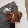 Bolsa de Design de Nicho para Mulheres 2025 Nova Moda Retro Bolsa Saco Estilo Western Lenço de Seda Decorativo Bolsa de Ombro Transversal
