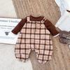 Invierno 2024 nuevo bebé traje a cuadros Maillard estilo extranjero grueso cálido y cómodo tirantes suaves conjunto de dos piezas