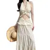 Traje de baño para vacaciones sexy en la playa Pure Desire para mujer, bikini de cuello en V con tiras al cuello, conjunto de tres piezas, traje de baño con falda de nudo en la cintura