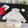 Roupas de Exterior para Meninas Primavera e Outono 2026 Novo Estilo Moletom com Capuz Estampado de Desenho Animado para Bebê Conjunto de Roupa de Primavera para Crianças Venda Quente durante o Festival da Primavera
