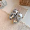 Sapatos infantis 2026 nova coleção de outono: Sapatos estilo princesa de bico fino estilo britânico para meninas, modernos e versáteis, adequados para estudantes e uso casual