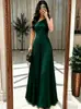 Vestido largo de noche ajustado plisado de cintura alta sin hombros de estilo nuevo transfronterizo europeo y americano, disponible en colores lisos y múltiples colores