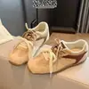 Sapatos de treino alemães estilo balé com cadarço e bico quadrado de couro para mulheres, tênis casuais de verão respiráveis com sola macia, sapatos do Forrest Gump