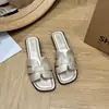 Novas Sandálias Elegantes Estilo Francês para Mulheres, Uso Casual de Verão ao Ar Livre, 2026 Slip-On Férias Versão Coreana Praia Rasteirinha Solado Macio