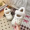 Chinelos Mary Jane de algodão com estampa de leopardo e bolinhas para mulheres, forrados com fleece de inverno, quentes, antiderrapantes, EVA impermeável, adequados para uso interno e externo, sapatos fofos