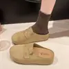 Sandálias Birkenstock estilosas com estampa de letras estilo fada para mulheres, novo calçado de primavera-verão 2026 para uso ao ar livre, com sola macia, sola grossa, tamancos fechados