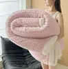 Manta de lana de cordero, engrosada para invierno, manta de forro polar de coral para siestas, calidez de oficina, manta cubierta de sofá de forro polar de leche para una persona