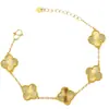 Pulsera Popular Transfronteriza Europea y Americana con Diseño de Moda Chapada en Oro de Alta Gama de Trébol de Cinco Hojas Pulsera de Flor de Cuatro Hojas de Imitación de Oro para Mujer