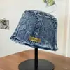 Sombrero de Cubo Vintage Casual de Moda con Letras Protector Solar Sombrero Versátil para Adelgazar la Cara para Mujeres Estilo Ins Sombrero de Cubo para Cubrir la Cara