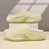 Pantuflas de Algodón de Moda para Mujer Invierno Nuevo Estilo de Moda para Exteriores Tacón Cerrado Cálidas Con Felpa Gruesa Impermeables Antideslizantes Zapatos de Algodón para Pareja