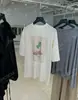 Recomendación PrincipalColección Nueva Primavera/Verano 26 de Yuran: Camisa de Algodón de Cáñamo Lavada con Enzimas con Ilustración de Coche Deportivo de Palmera para Vacaciones