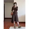 Camiseta de Manga Larga con Hombro Irregular para Mujer, Estilo Nuevo Otoño Invierno, Corte Ajustado, Top Muy Favorecedor y Chic