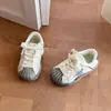 Zapatillas de moda con puntera de concha y estampado de estrellas, nuevos estilos para niños, zapatos de moda para niñas, zapatillas deportivas de suela blanda para bebés y zapatos para caminar para niños