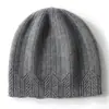 Gorro de Cachemira al por mayor Protección auditiva de cachemira Grosor de cachemira Fabricante de comercio exterior Gorro cálido Stock listo Tejido transfronterizo