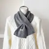 O novo cachecol de lã mista com gola cruzada outono/inverno da JM oferece proteção para o pescoço e aquecimento, é de cor sólida, um aquecedor de pescoço casual e versátil