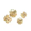 Soporte de Flores de Doble Cara Relleno de Oro de 18 Quilates Conserva el Color Microincrustado de Circonita Calada Holder de Perlas de Pétalo de Cuatro Hojas Accesorios para Pulseras DIY