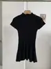 KEKEZOON Cuello alto manga corta dobladillo de cola de pez elástico suave ajuste ceñido punto liso top 8763