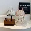 Bolso Kitty Hello Kitty para Mujer, Bolso con Forma de Concha, Nuevo Bolso de Hombro Lindo de Nicho con Diseño en Relieve, Bolso Cruzado