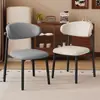 Mesa y sillas de comedor nórdicas, silla de respaldo de lujo ligero de restaurante informal de moda en internet, silla de comedor con forma de cuerno, silla simple moderna para el hogar y el hotel