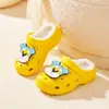 Novas pantufas de algodão infantis para casa para outono e inverno, com sola macia, antiderrapantes, design fofo de desenho animado, adequadas para meninos e meninas, com calcanhar fechado