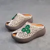 Chinelos de Solado Grosso 2026 Novo Verão Florais Vazados Moda Peep-Toe Respiráveis Externos Estilo Étnico Sapatos Femininos