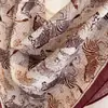 Bufanda Cuadrada de Doble Cara con Estampado de Cebra, Estilo Nuevo de Primavera para Mujer, Bufanda Delgada de Seda Multifuncional Elegante Versátil Retro