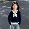 Conjunto de Primavera y Otoño para Niñas 2026 Nuevo Conjunto de Dos Piezas: Top de Punto con Lunares y Moño, Jeans de Pierna Ancha con Estrellas Bordadas