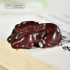Talla de Sándalo Rojo Colgante Zodiaco Toro Sándalo Verde Wen Jugar Pieza de Mano Vaca Fea Adornos Pequeños Colgante de Coche Accesorios DIY