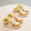 Tênis de lona para meninos e meninas crianças maiores 2025 outono novos sapatos infantis tênis respirável sola macia bloco de cores tênis de cano alto