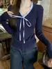 Camisola de encaje con cuello en V retorcido estilo Miu para mujer, estilo puro deseo otoño e invierno con ribete de volantes, top de punto interior