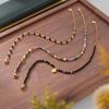 Tobillera de Piedra Natural de Colores Japonesa y Coreana Hecha a Mano con Cuentas para Mujer Temperamento Personalizada Simple Cadena para el Pie Chapada en Acero de Titanio Color Oro de 18K