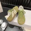 Zapatillas casuales versátiles de suela blanda para mujer, estilo coreano con bloques de color, zapatillas de entrenamiento alemanas 2026 nuevas, zapatillas blancas Forrest Gump
