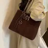 Bolsa tote estilosa e espaçosa, nova coleção outono 2026, design simples e retrô, perfeita para o dia a dia, moderna para mulheres