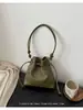 Bolso tipo cubo de alta costura transfronterizo para mujer, nuevo diseño de nicho con patrón tejido, bolso de trabajo de gran capacidad, bolso de hombro y cruzado