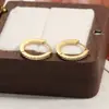 Pendientes de Aro Lisos Chisheng con Incrustaciones de Diamantes Dorados Acero Inoxidable Diseño Retro Simple en Forma de C Europeo y Americano Pendientes de Nicho